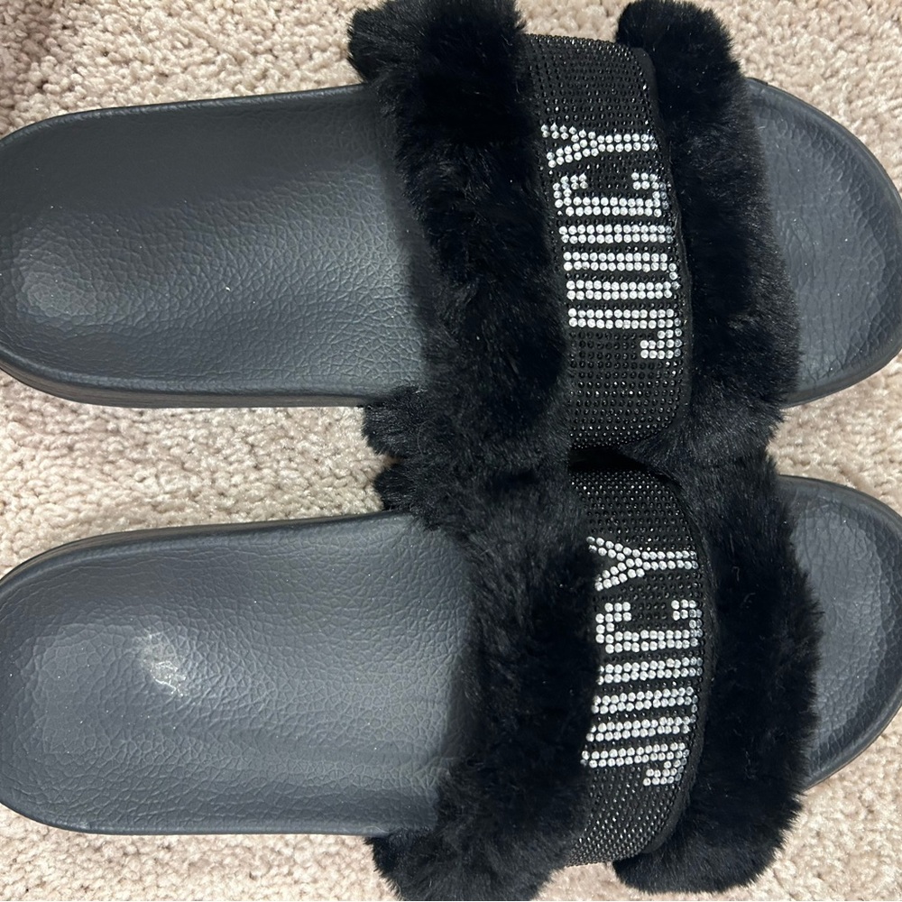 Juicy Couture Slides